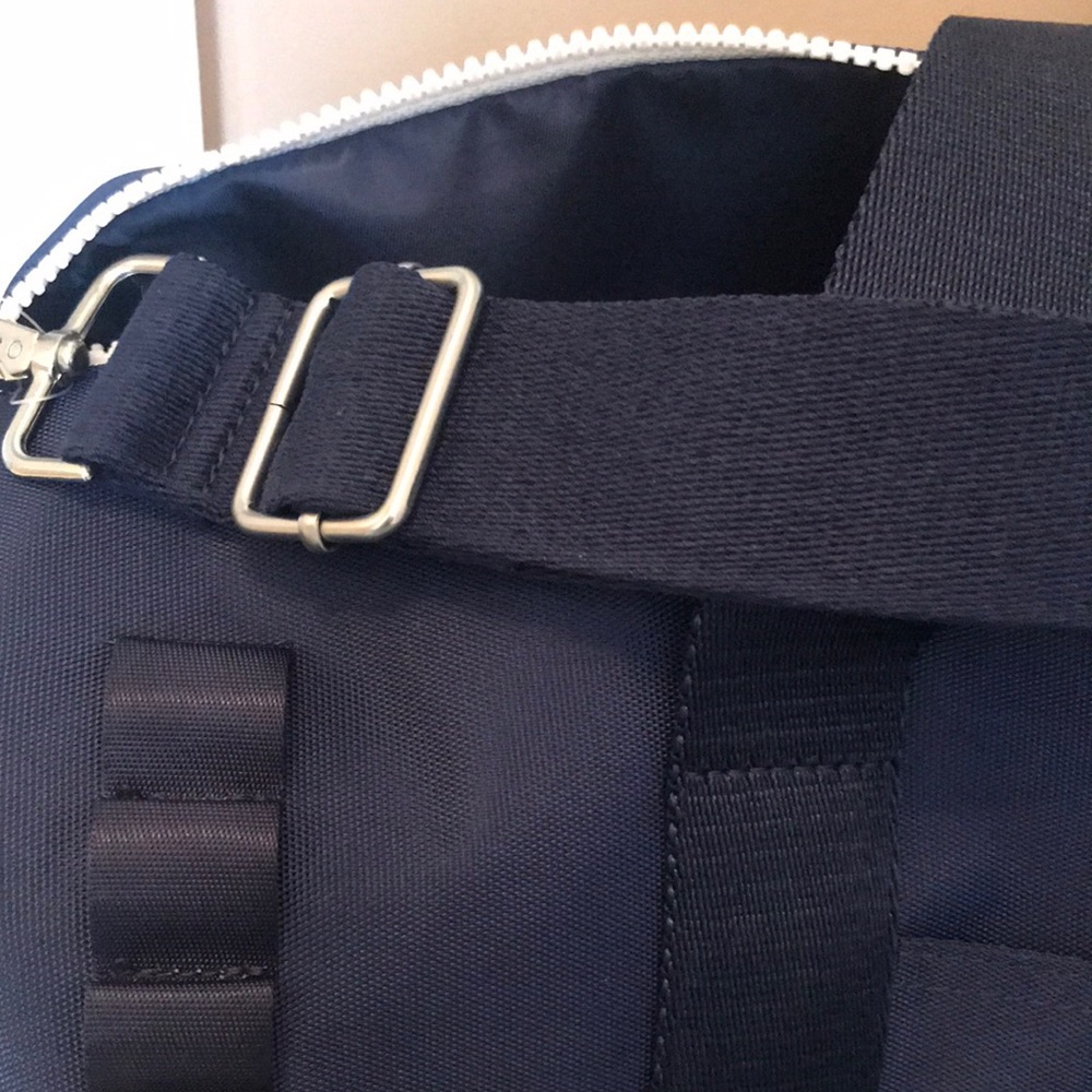Vineyard Vines Duffle Blue Pink NWT - Picture 5 of 5
